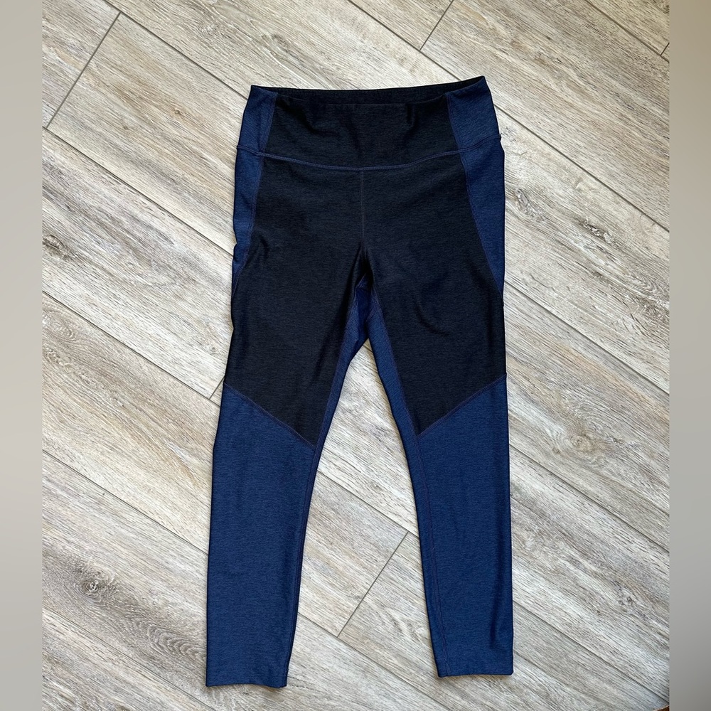 Outdoor Voices Two Tone Techsweat 7/8 Length Leggings Small